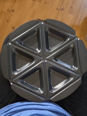 Non-Branded Black Six-Slice Triangle Sandwich Maker Plate